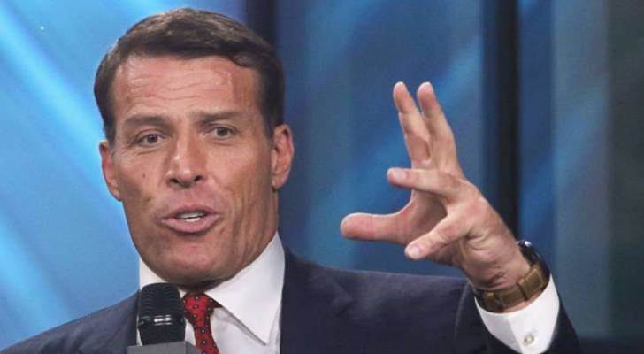 Tony Robbins urges Americans to act, says Social Security isn't enough