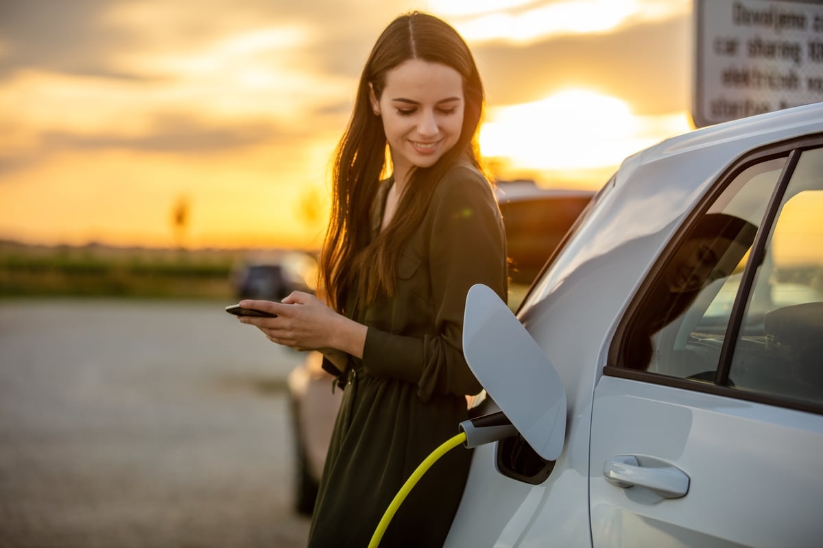 Better EV Stock: Alphabet vs. Tesla (Hint: Robotaxis Are the Key)