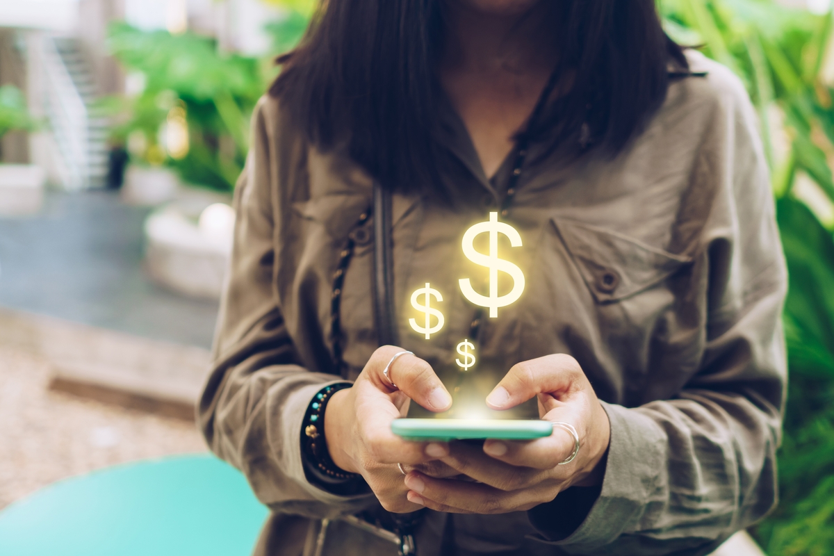 1 Spectacular Fintech Stock Down 80% to Buy Hand Over Fist in April