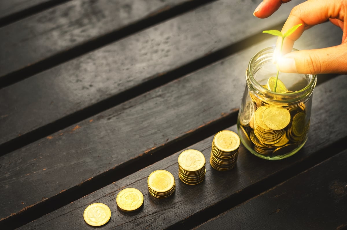 3 Beaten-Down Dividend Stocks With Yields Over 5% to Buy in May for Passive Income