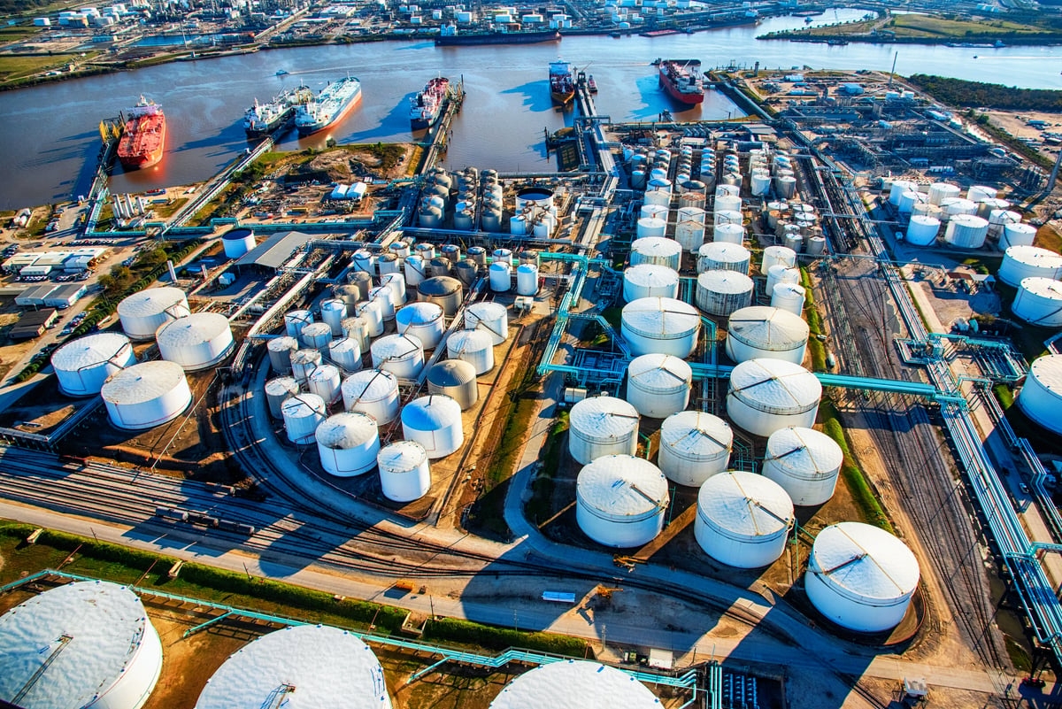This Top High-Yield Dividend Stock's Exports to China Could Take a Hit. Should Income Investors Be Worried?