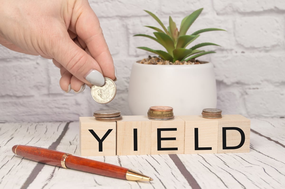 Why I Can't Stop Buying These 2 Top High-Yield Dividend Stocks