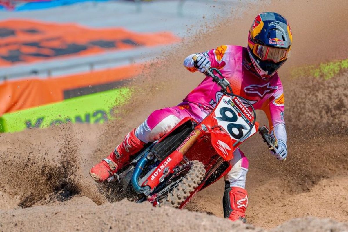 Hunter Lawrence Out for Supercross Season with Torn Labrum, Surgery Required
