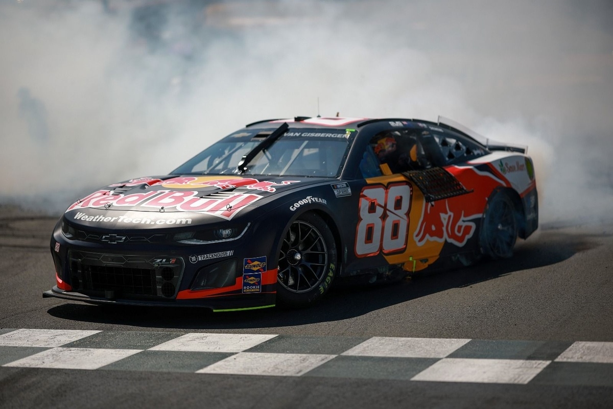 Shane van Gisbergen extends winning streak with an intense NASCAR Cup victory at Sonoma