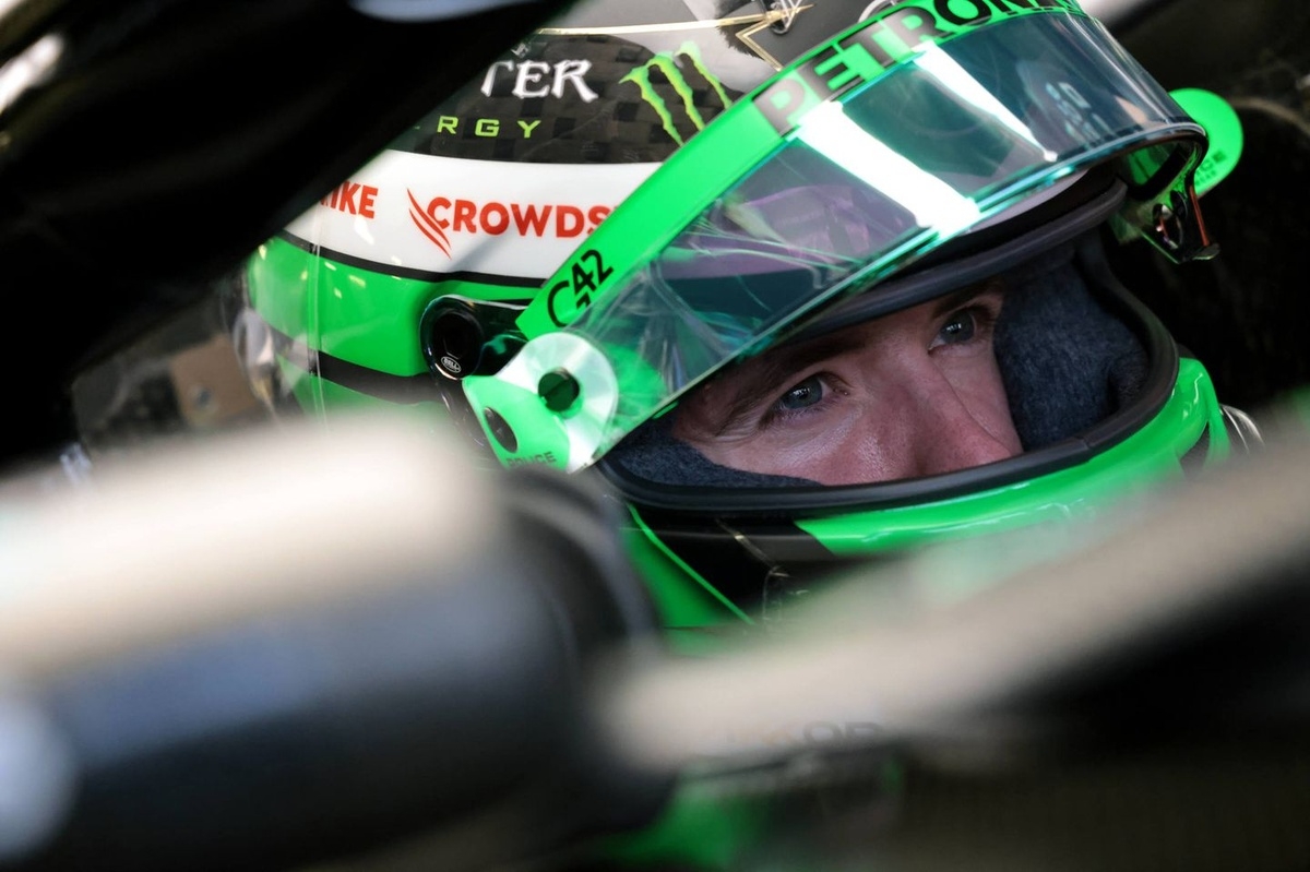 Vesti in at Mercedes for Bahrain GP FP1 outing
