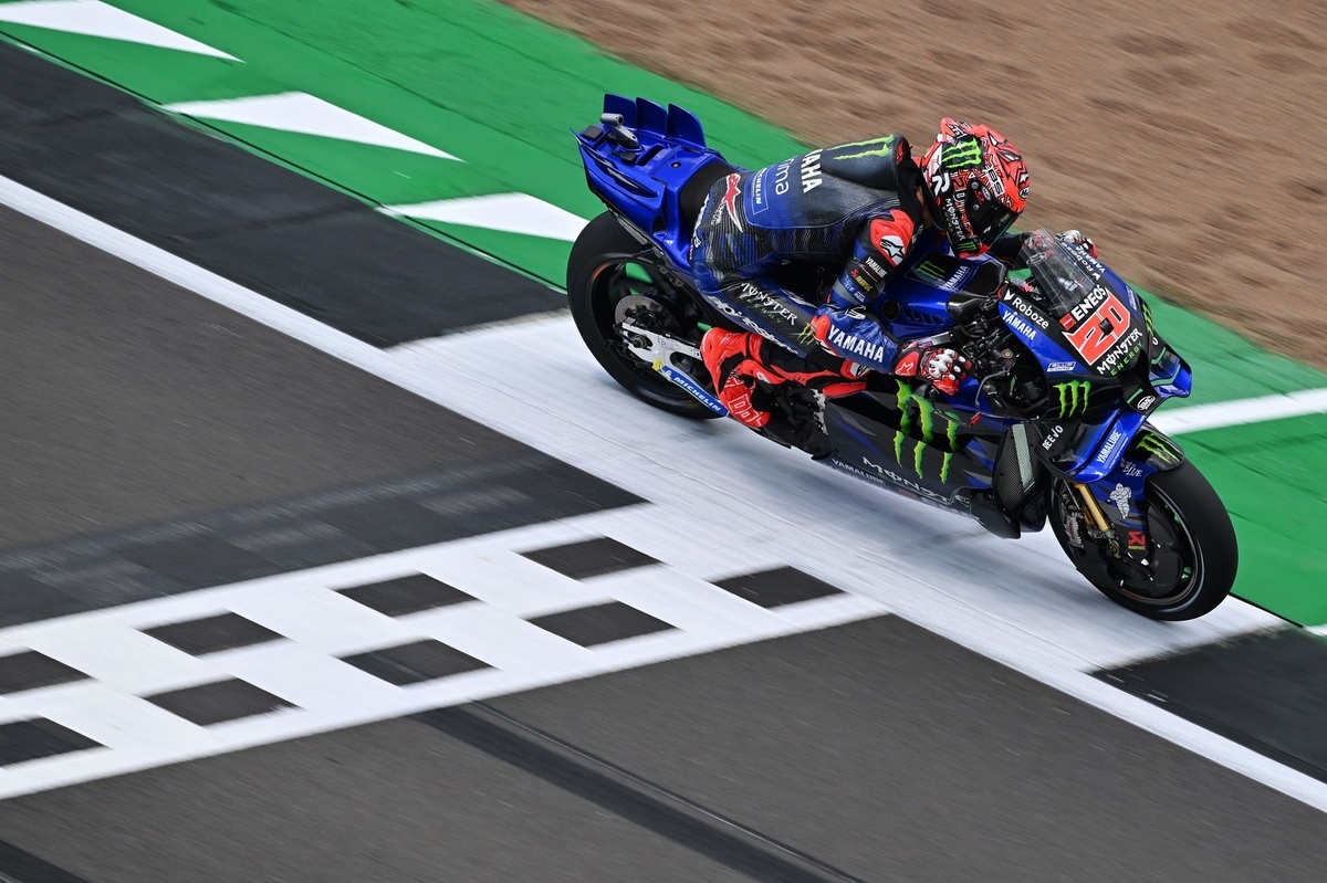 MotoGP British GP: Fabio Quartararo's third straight pole breaks Silverstone lap record