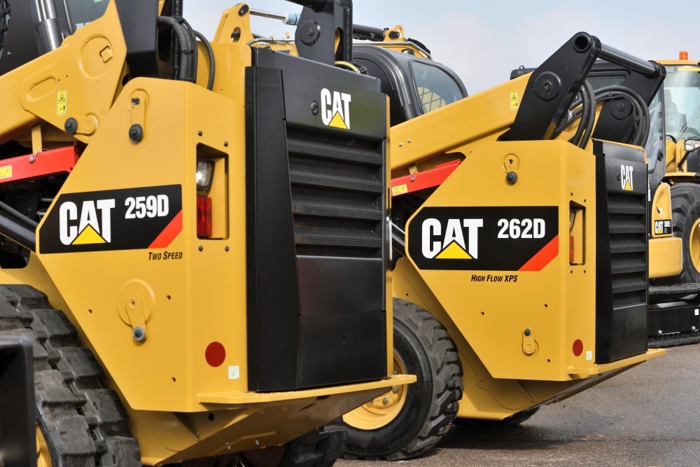 Caterpillar Second-Quarter Earnings Miss Views; Expects Up to $1.5 Billion Tariff Impact