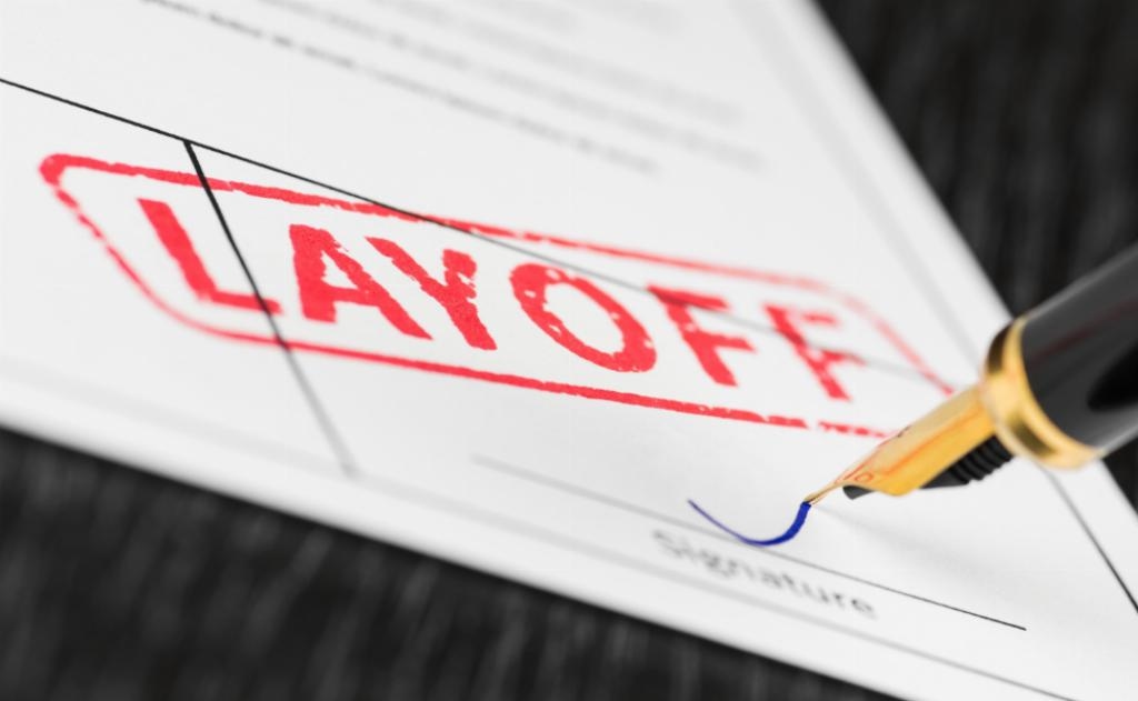 Weekly Jobless Claims Fall, Continuing Applications Hit Highest Since November 2021