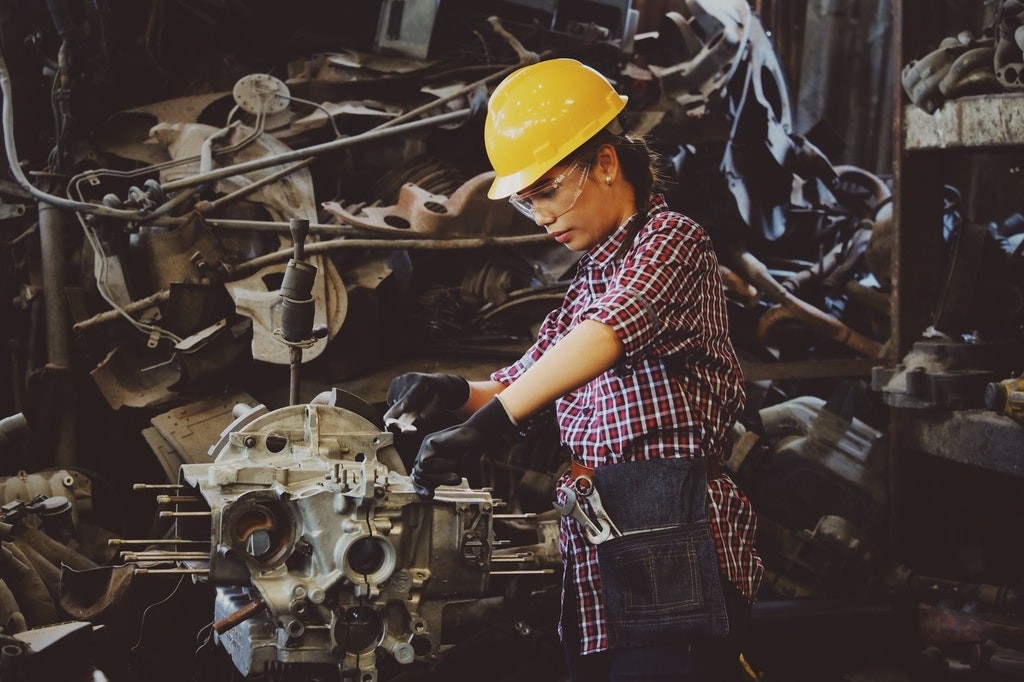 Mid-Atlantic Manufacturing Contraction Surprisingly Deepens, Richmond Fed Survey Shows