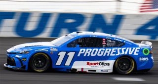 Denny Hamlin wins Busch Light Pole Award at Pocono