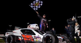 Ron Silk survives pit road mishap for eighth career Thompson Modified Tour victory