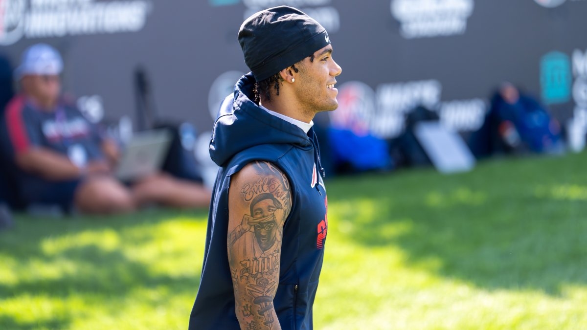 Curran: Patriots hoping Gonzalez is day-to-day after hamstring injury