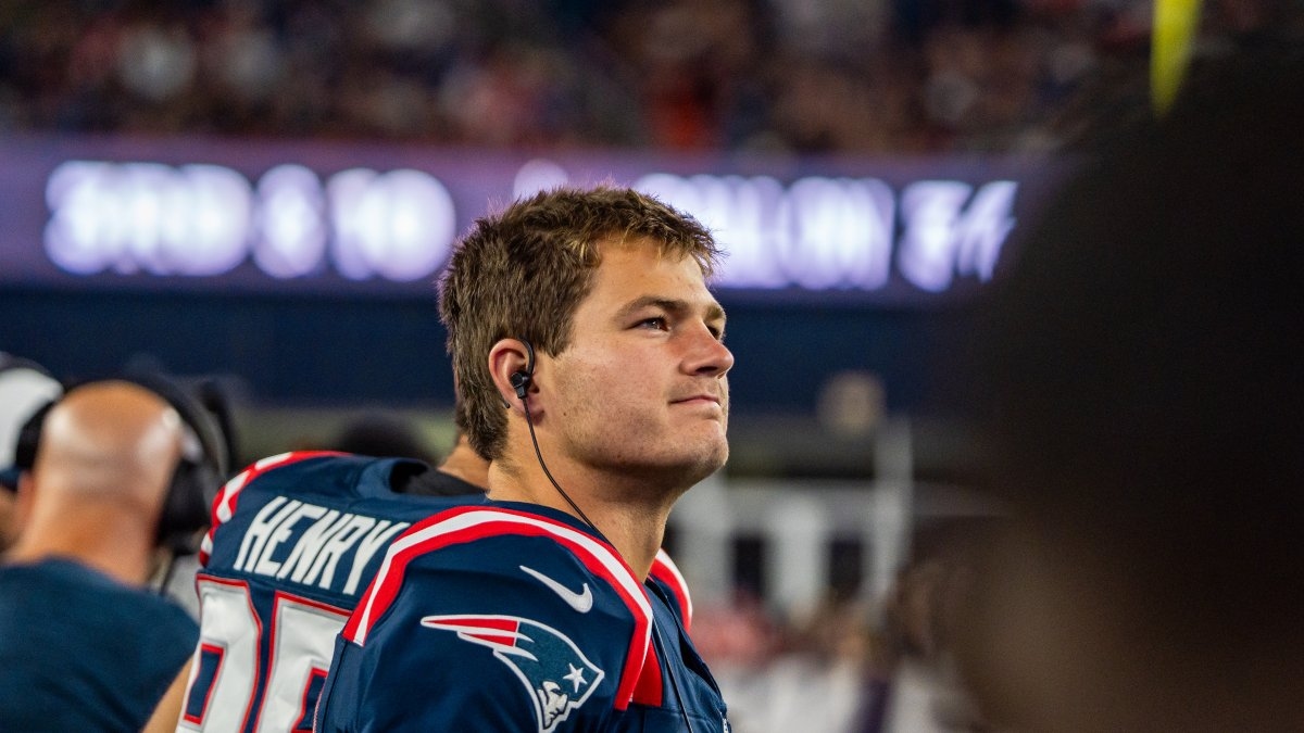 Josh McDaniels talks Drake Maye running the ball, staying healthy