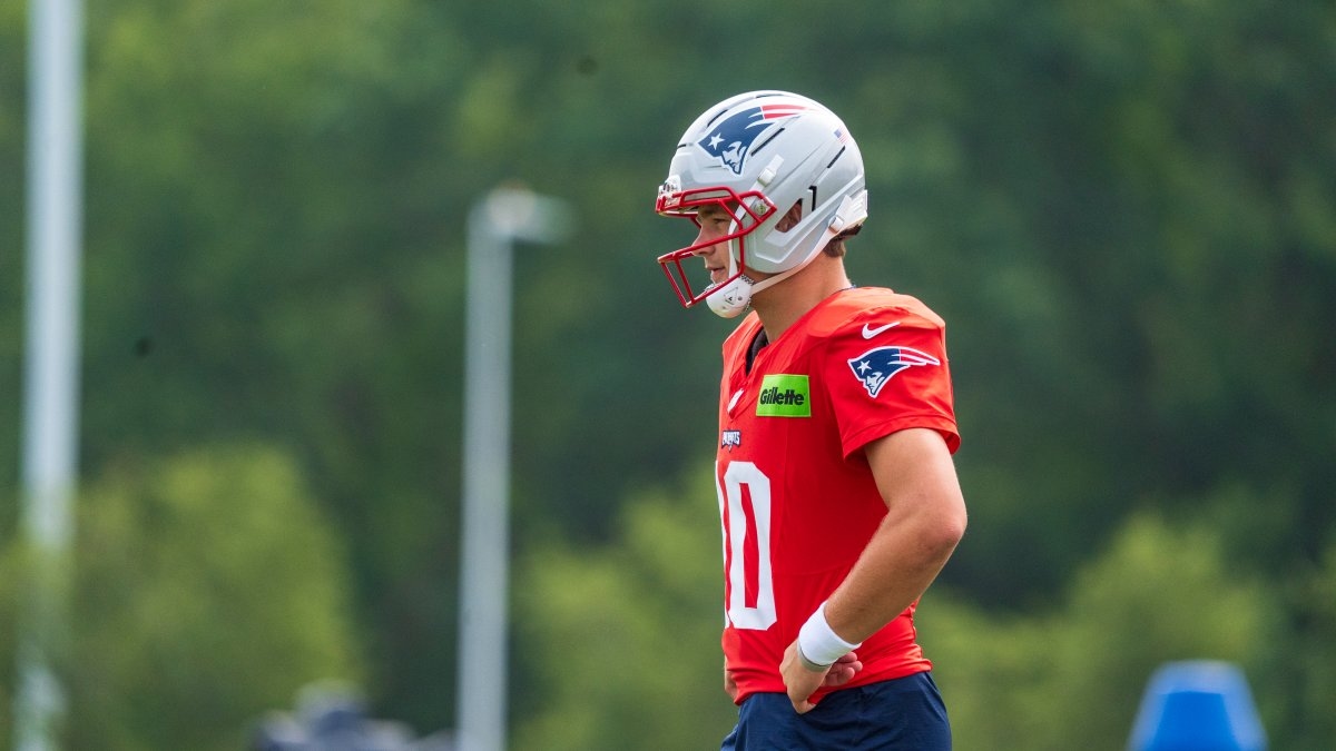 How much should Patriots fans expect to see Drake Maye in the preseason?