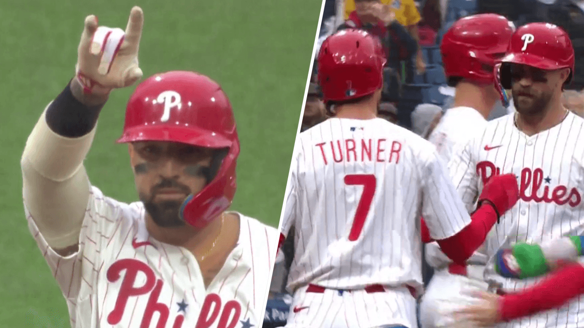 Nick Castellanos brings in two with a ball off the wall, Phillies lead in the first!
