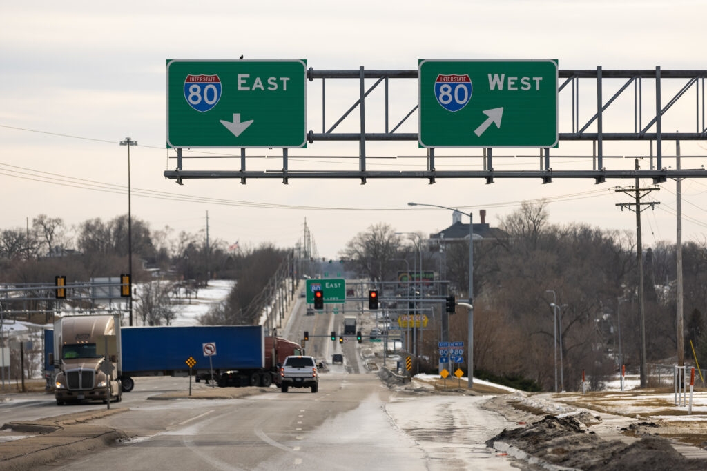 Nebraska lawmakers explore ways to stop red light runners and reduce highway harm