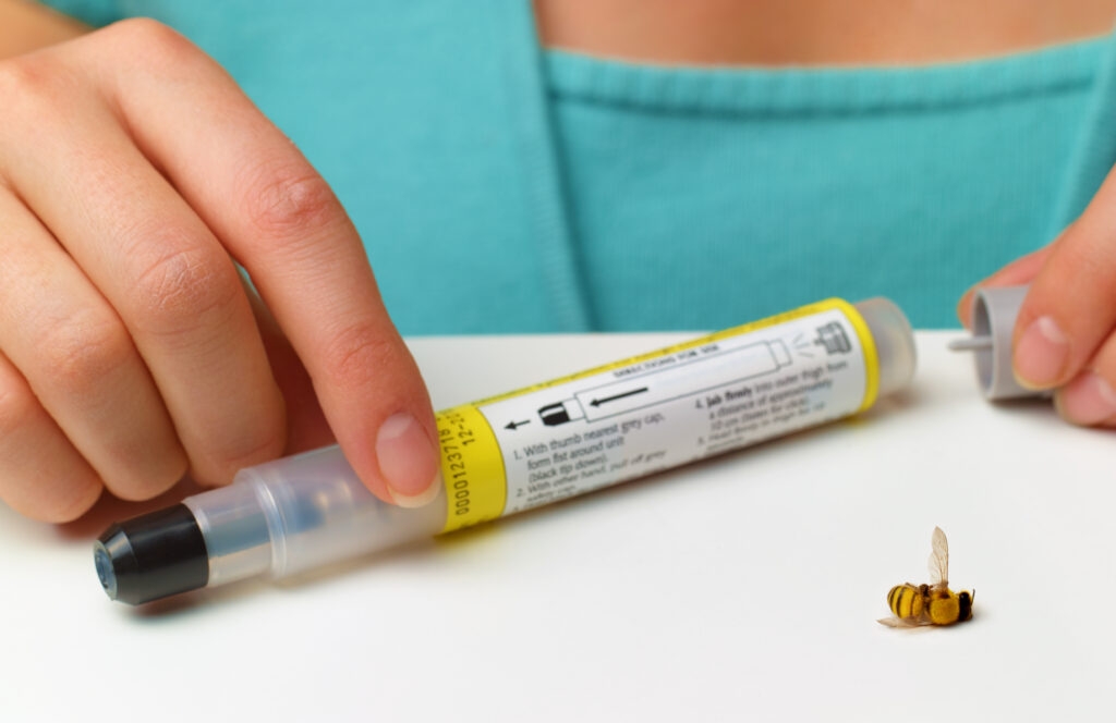 Bill for Nebraska epinephrine injector cost cap, severe allergy response plans advances