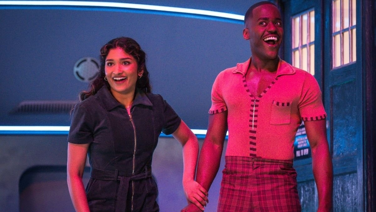 DOCTOR WHO's Ncuti Gatwa and Varada Sethu on Their TARDIS Team's Chemistry and Dynamic
