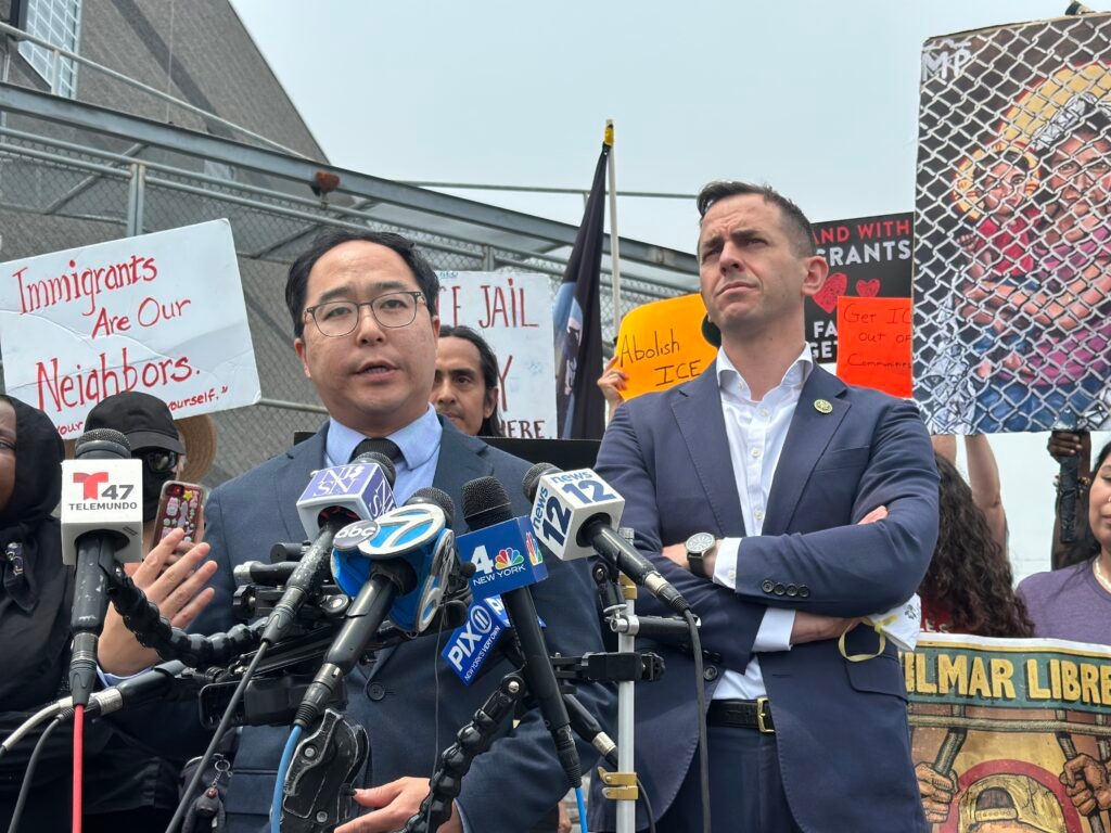 After night of unrest, congressmen say ICE jail is 'shoddy,' should be evacuated