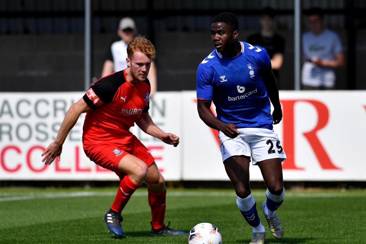 Carlisle United confirm signing of winger Junior Luamba