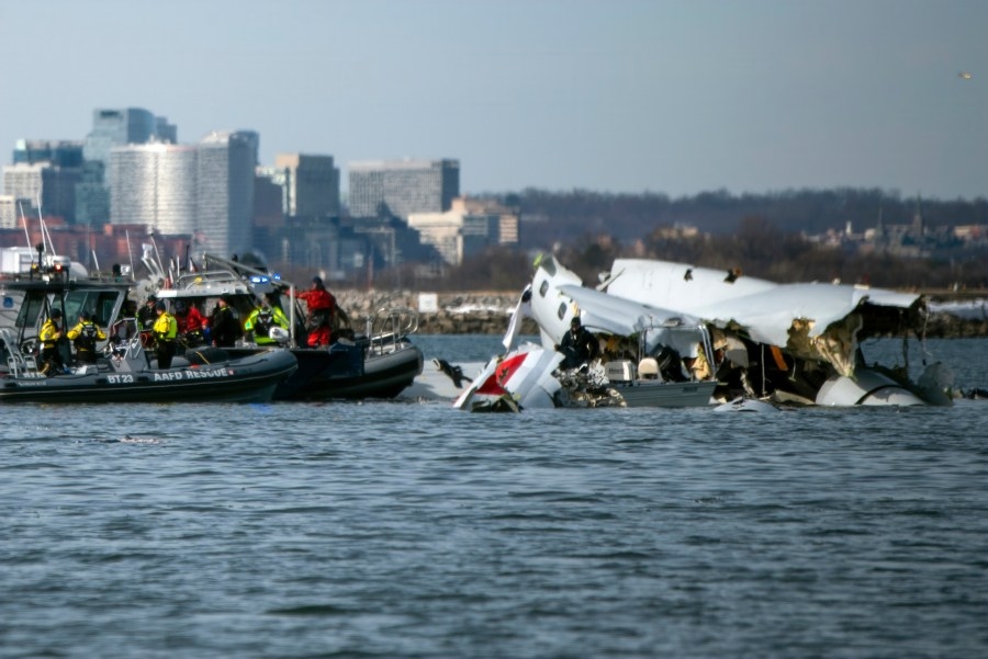 Helicopter never confirmed view of plane: Ex-NTSB investigator
