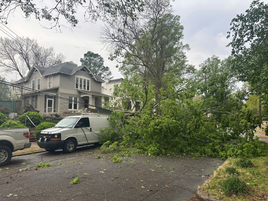 Severe storms slam Midwest, South as flash flooding concerns linger