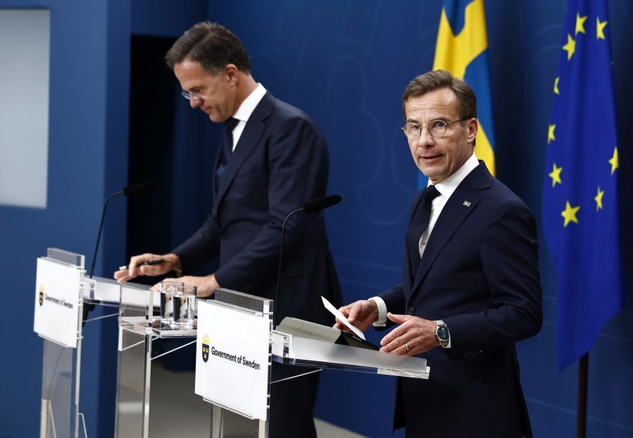Swedish bodyguards reveal PM's location on fitness app