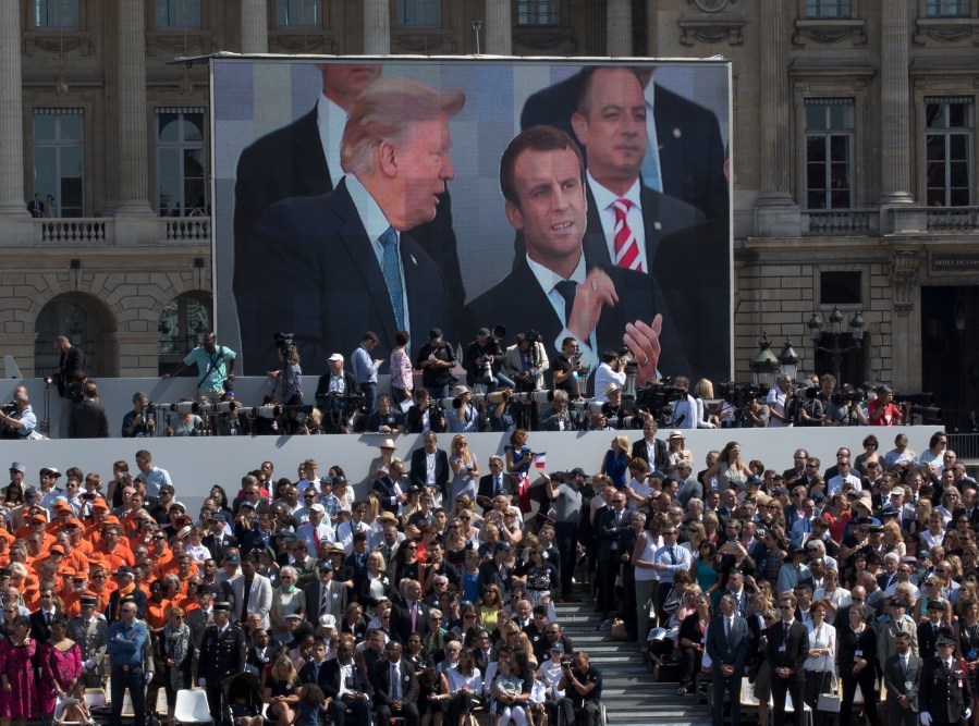 Is Trump really trying to buy seat fillers for Saturday's parade?
