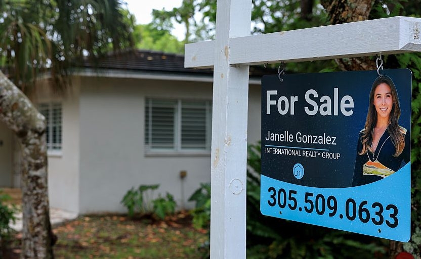 Homesellers now outnumber buyers by half a million: Redfin