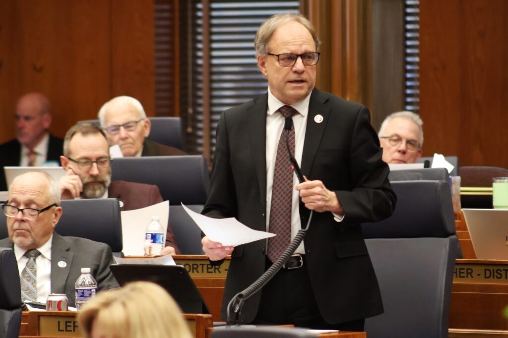 North Dakota lawmakers advance private school voucher bill