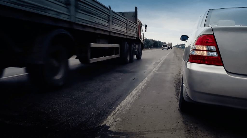 Ohio lawmakers: Get ready to steer clear for any vehicle with hazard lights on