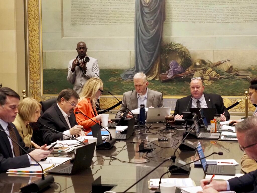 Oklahoma bill would curtail state superintendent's control over school board meetings