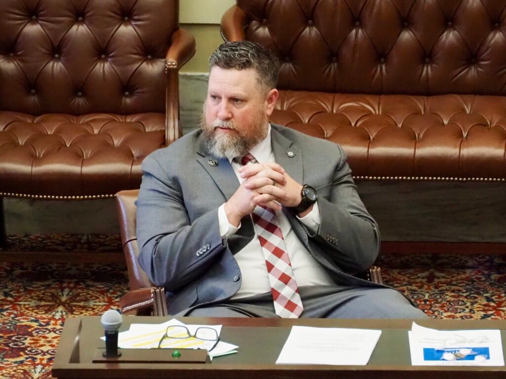 Panel advances bill banning delivery of abortion-inducing drugs in Oklahoma