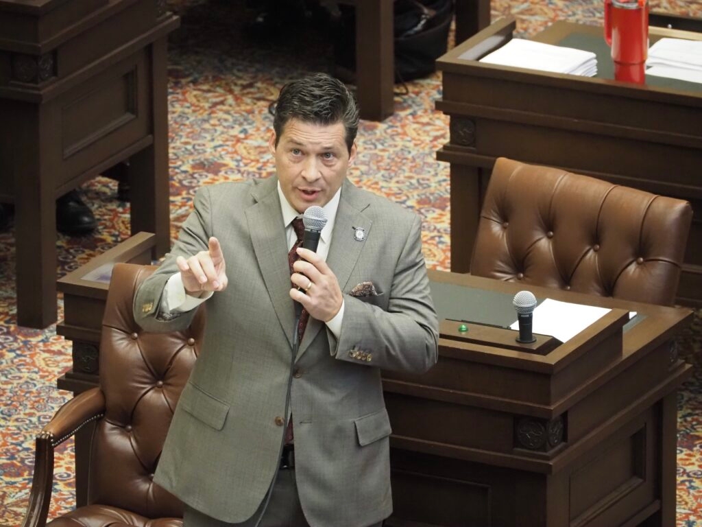 Oklahoma Senate advances rule requiring school donation disclosures, rejects citizenship checks