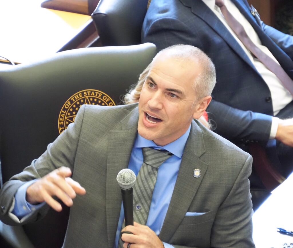 Bill expanding gun rights for Oklahoma municipal employees heads to governor's desk