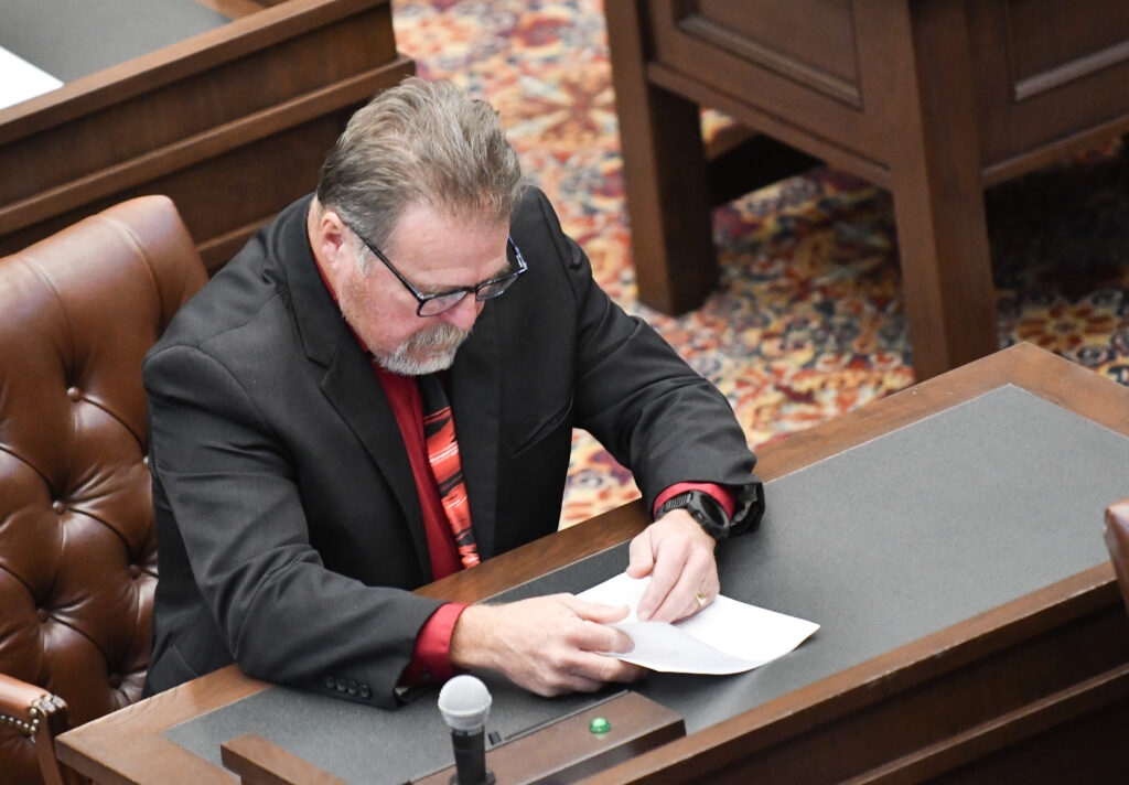 Senate committee rejects Oklahoma bill forbidding teacher paycheck deductions for union dues