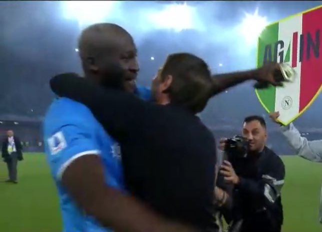 🏆 Napoli crowned champions again, pitch celebrations for 4th Scudetto 🎉
