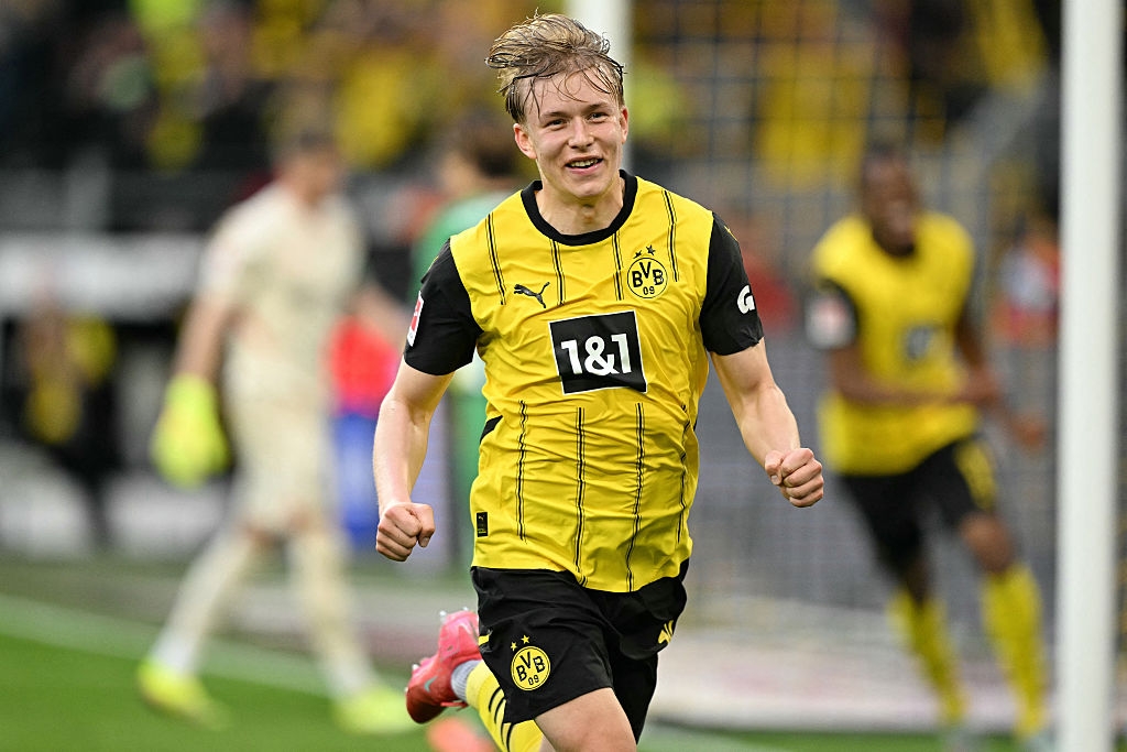 🚨 Official: Borussia Dortmund announce their first signing