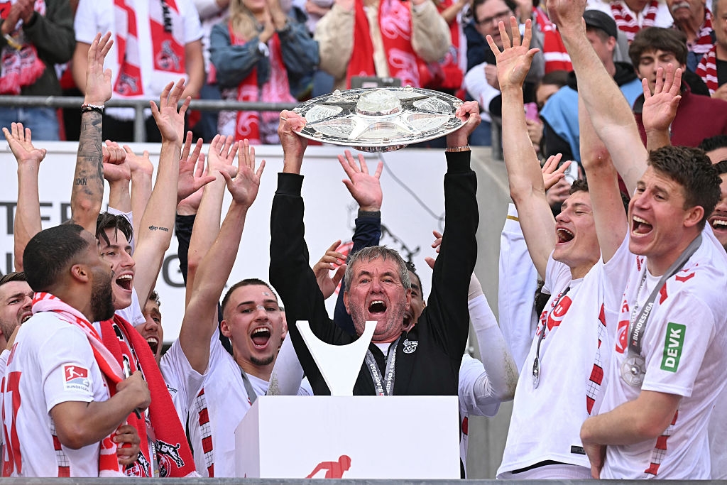 🎥 Köln in party mode: World champion from the Rhine, FC star extends