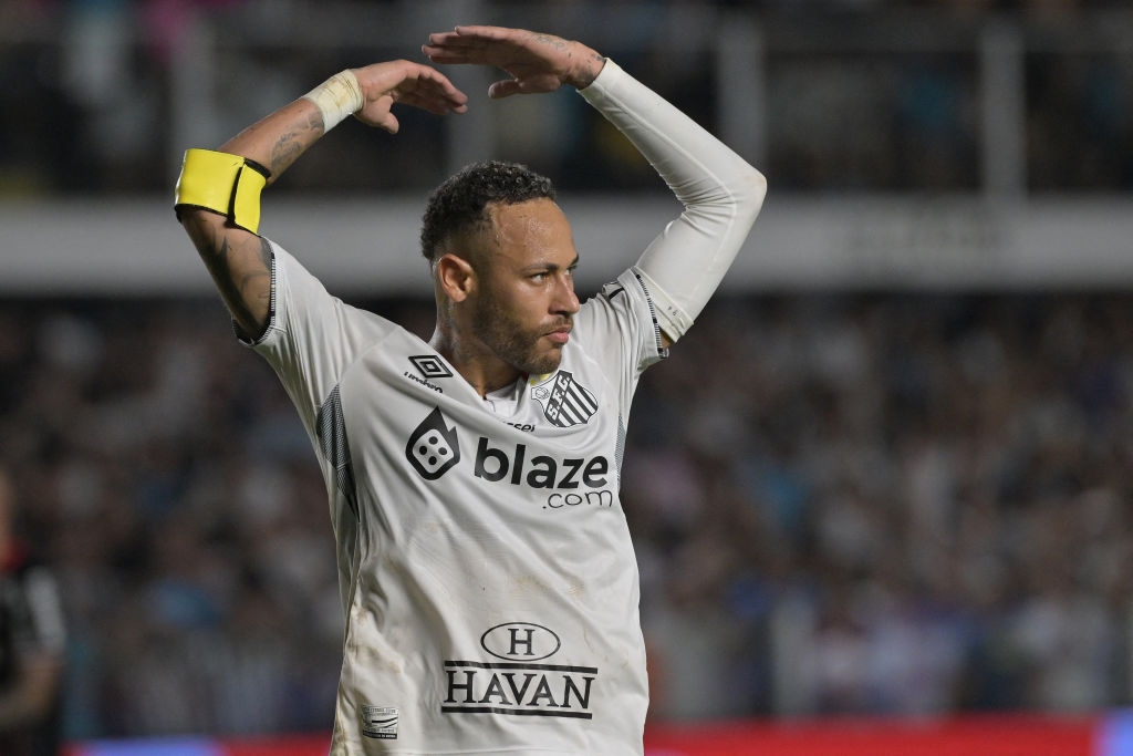 Neymar to start for 1st time in over a YEAR 🤯