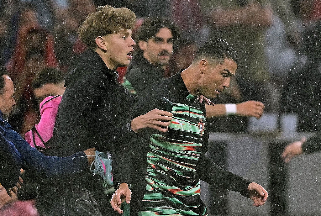 📸 When will it end? Ronaldo under pressure even before kick-off