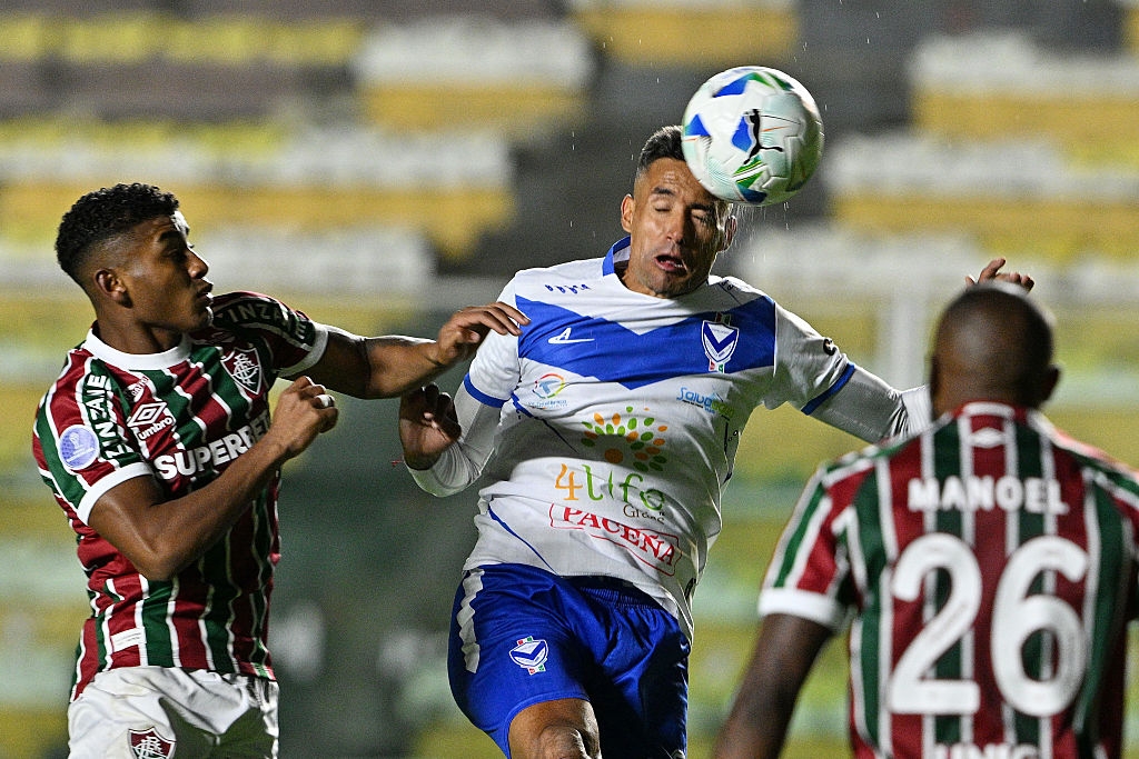 Fluminense battle altitude but suffer first Sula defeat