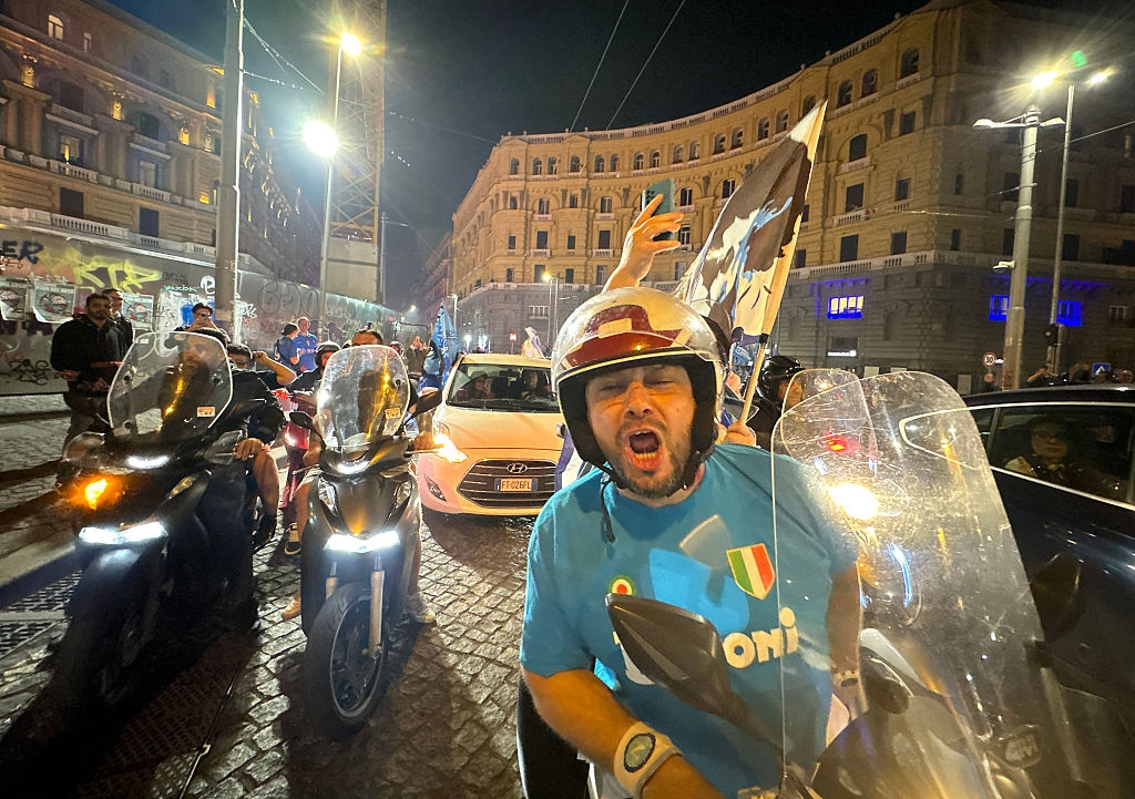 🎥 Naples erupts: Neapolitans celebrate fourth Scudetto 🌋