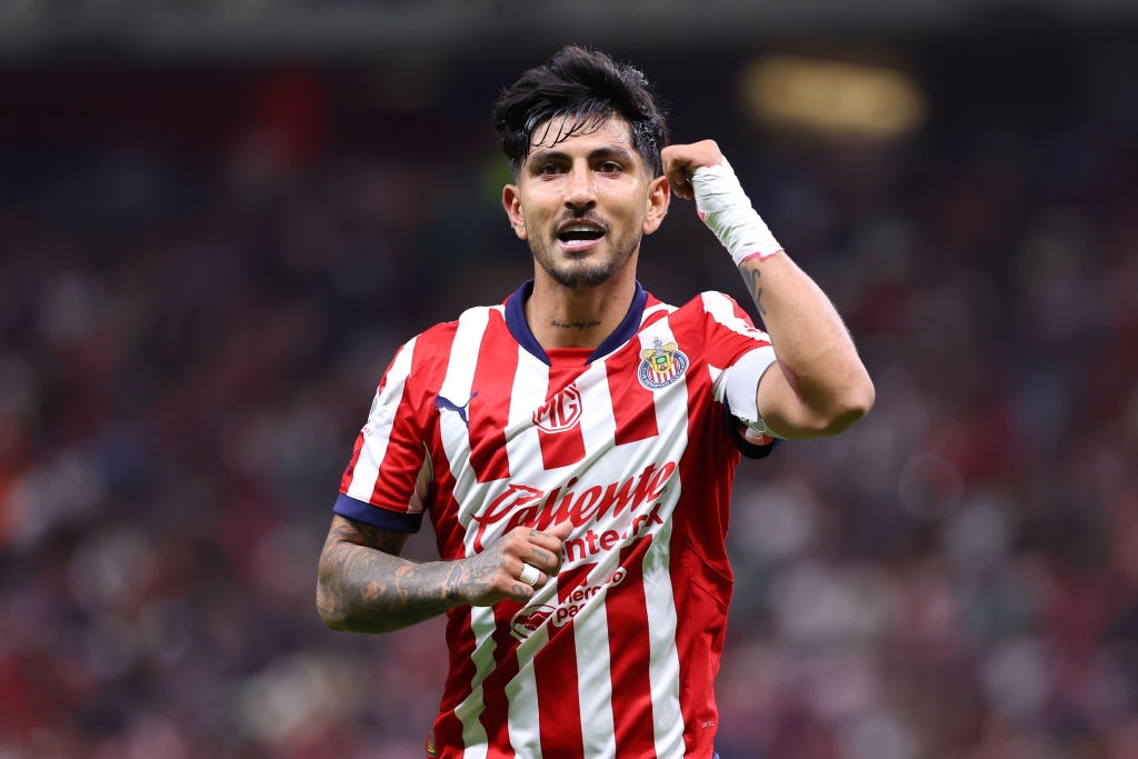 🚨Official: Victor Guzmán leaves Chivas, José Castillo returns