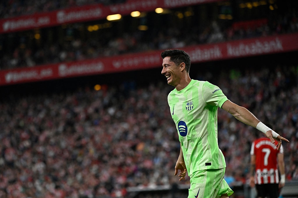💯 One of only 5 ever: Lewandowski even outshines Messi here