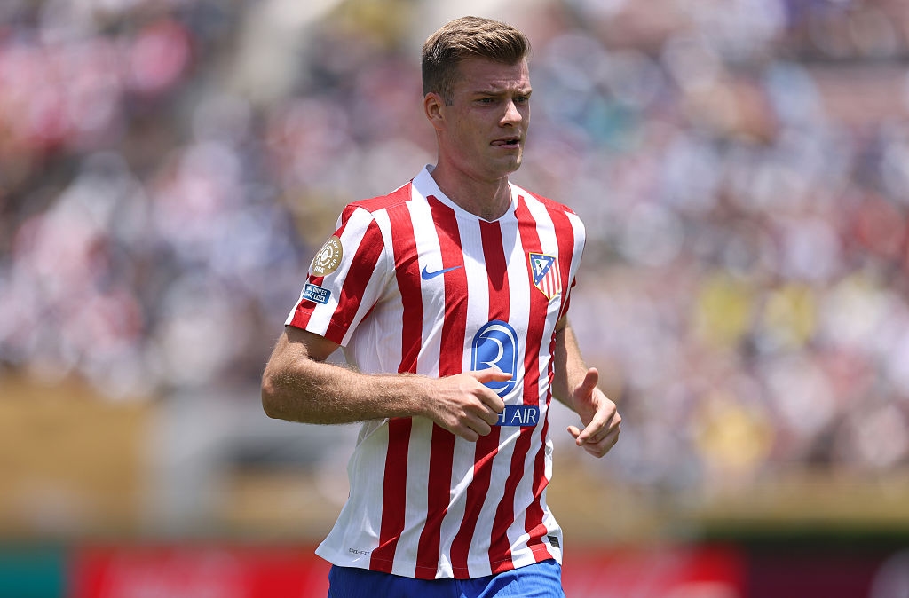 🚨 Sorloth leaves Atleti training after a knock