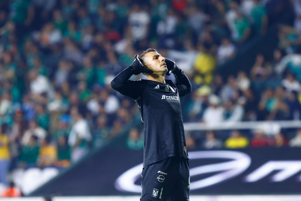 Party at El Volcán! Nahuel calls on fans over Correa