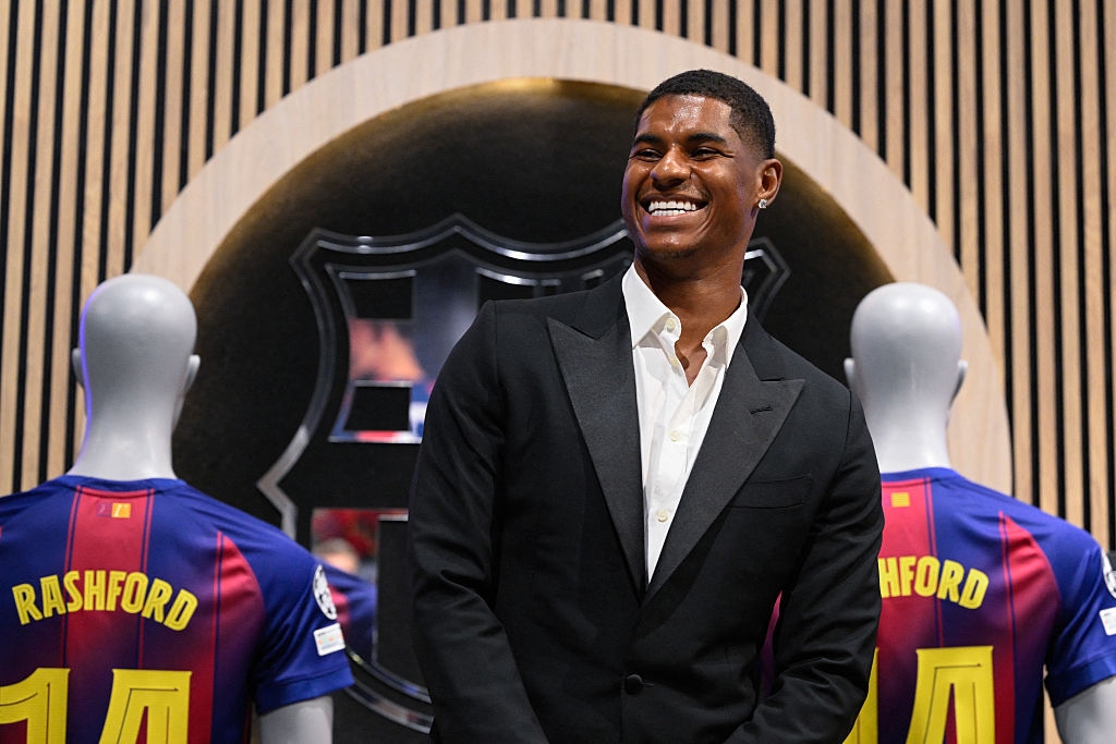 🎥 Go behind the scenes of Marcus Rashford's first day at Barcelona