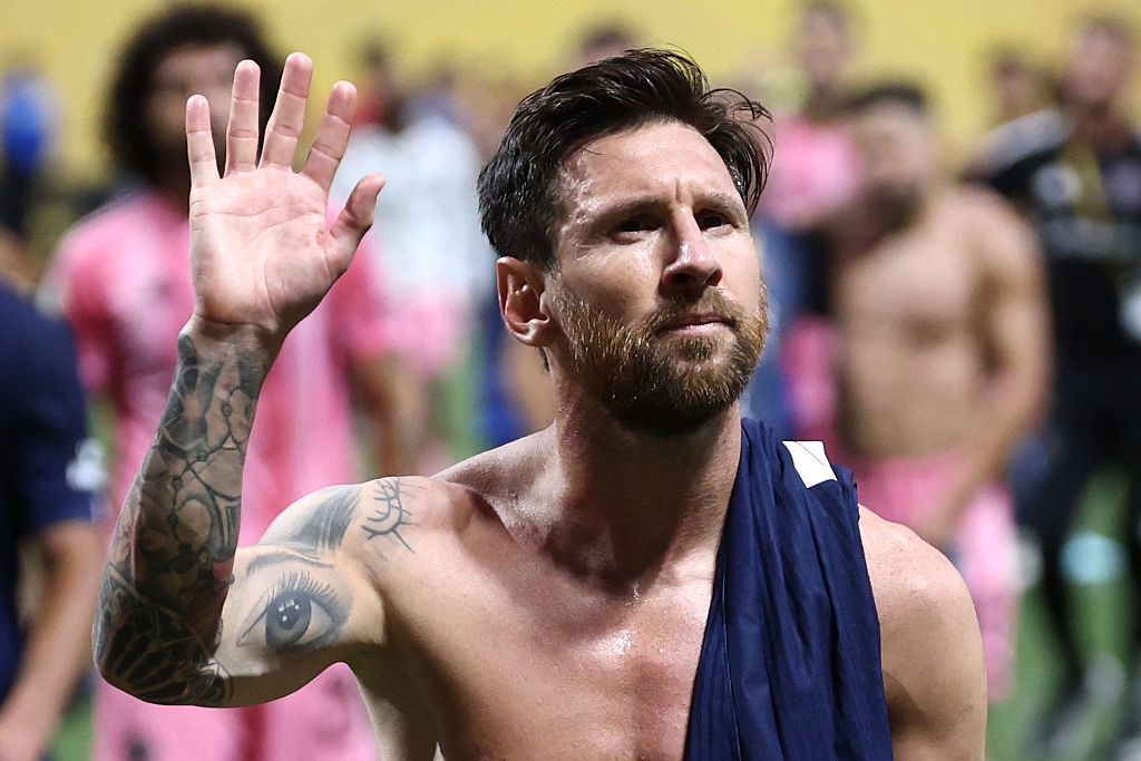 📸 Messi's final outing in a PSG shirt, Dembélé bags three kits at once