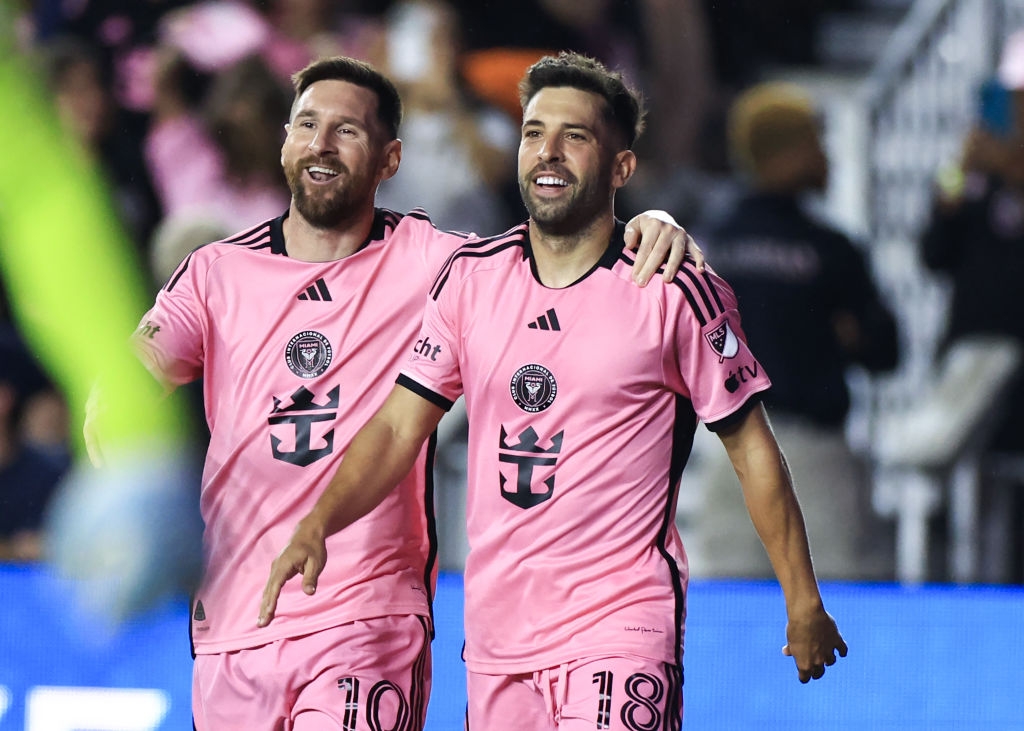 🎙️Jordi Alba: "Hopefully Messi stays too"